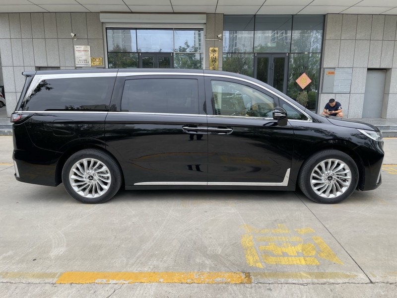 济宁24年岚图汽车梦想家5