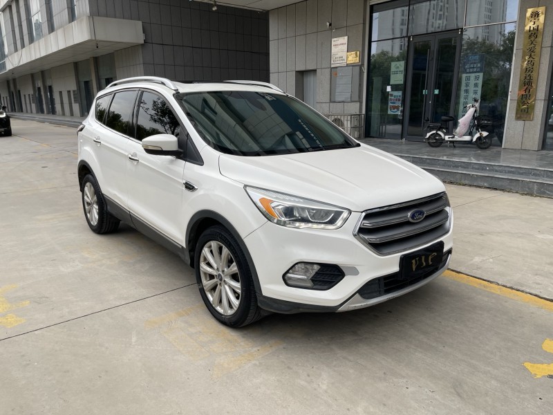 济宁17年福特翼虎3