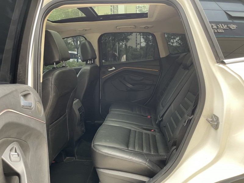 济宁17年福特翼虎9