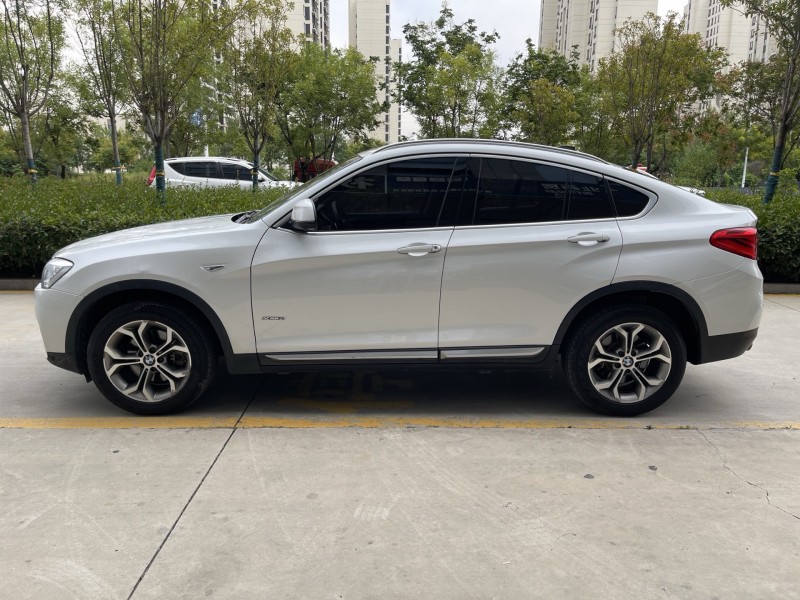 济宁18年宝马X44