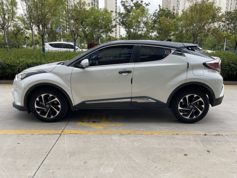 济宁21年丰田奕泽4