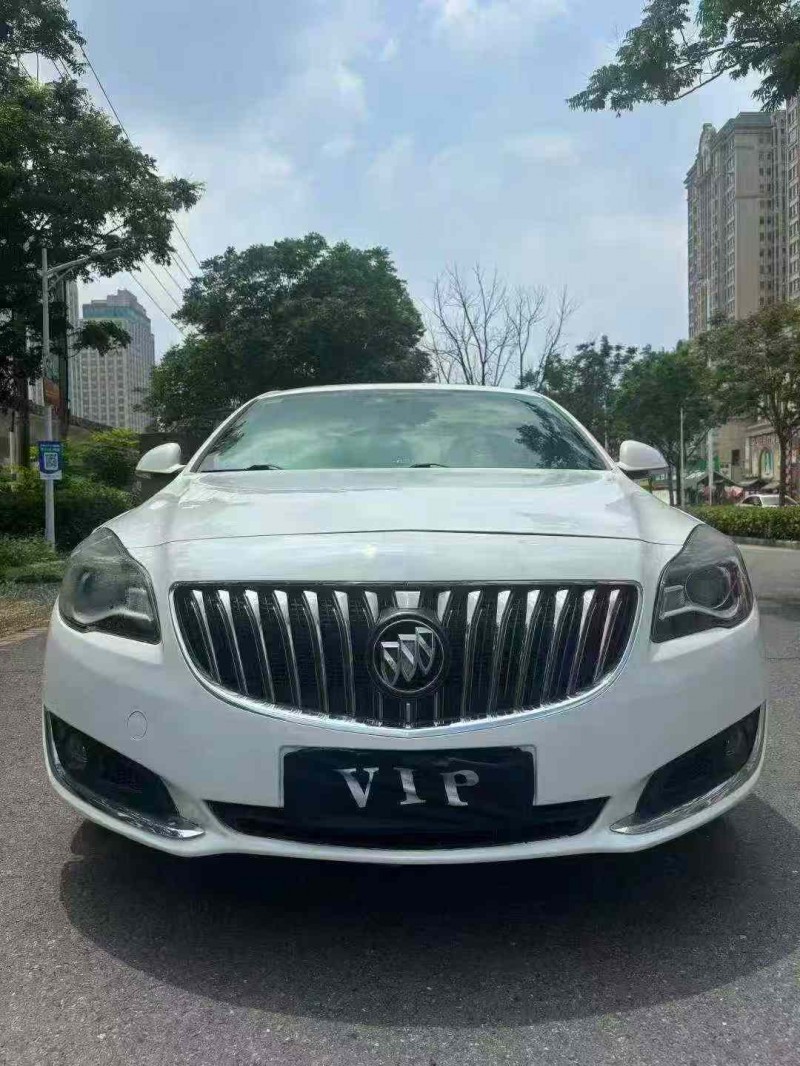 襄阳15年别克君威1