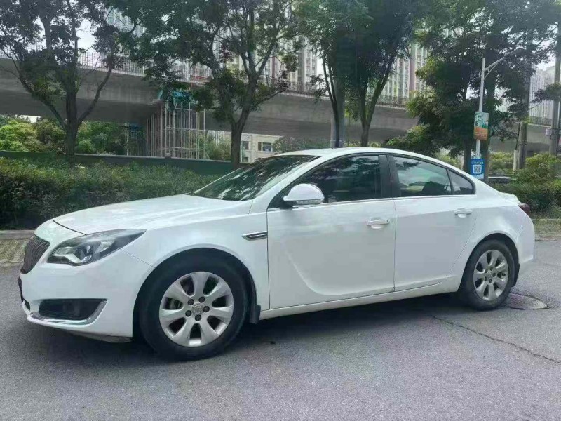 襄阳15年别克君威3