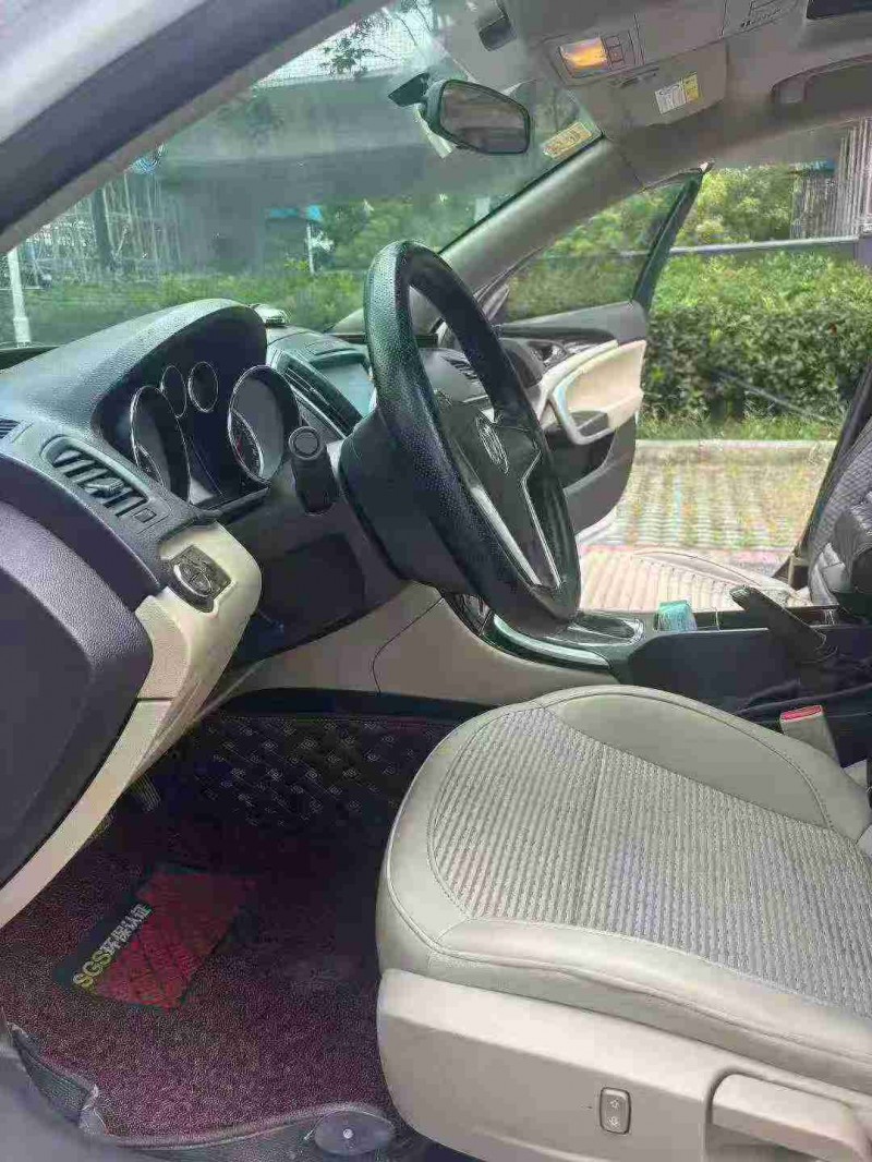 襄阳15年别克君威4