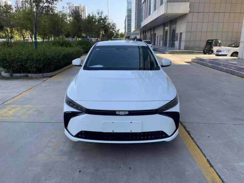 济宁24年吉利几何1