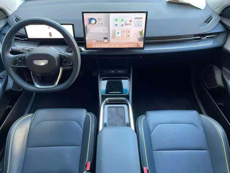 济宁24年吉利几何4