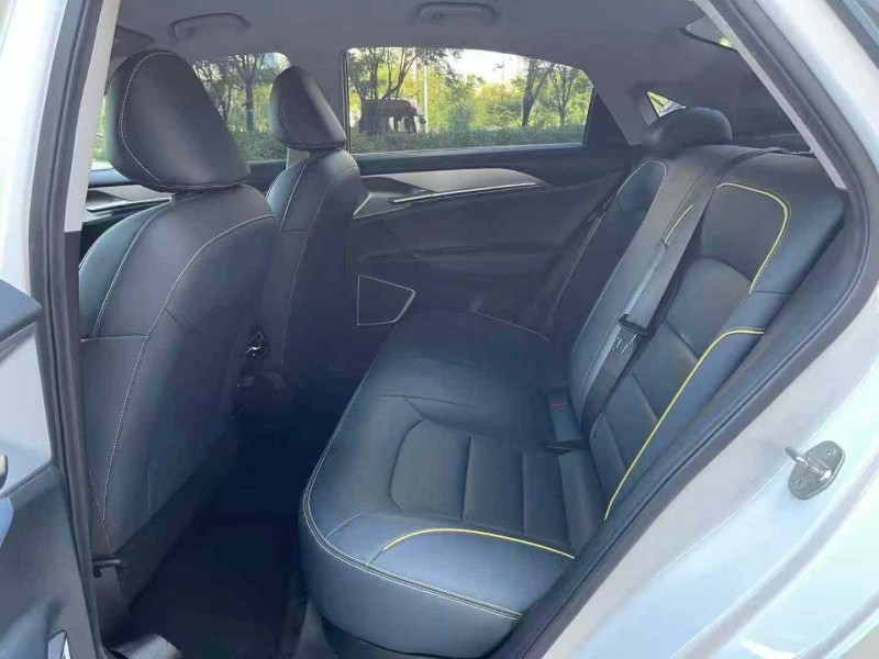 济宁24年吉利几何9