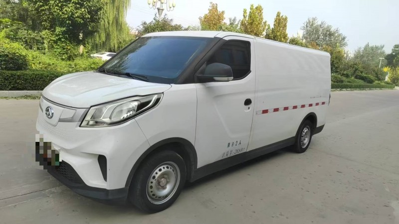 邢台22年大通EV30L2
