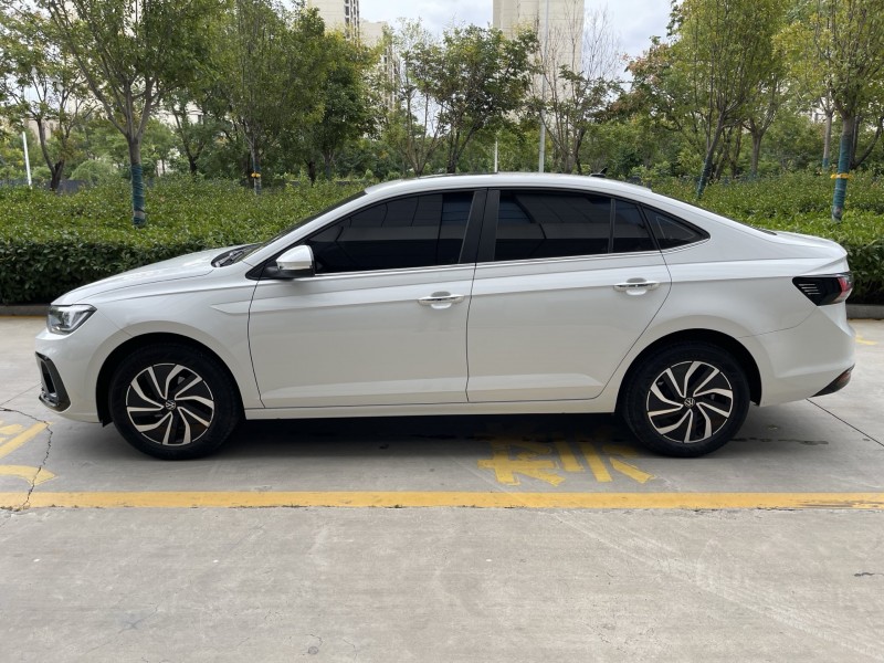 济宁23年大众朗逸7