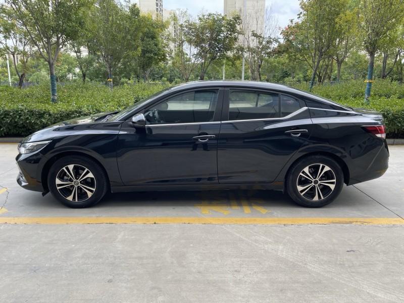 济宁22年日产轩逸4