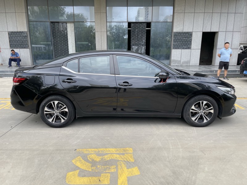 济宁22年日产轩逸8