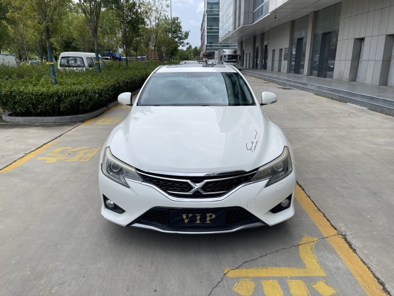 济宁13年丰田锐志1