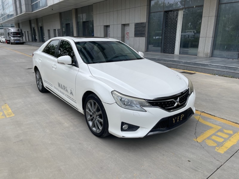 济宁13年丰田锐志3