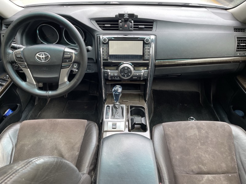 济宁13年丰田锐志5