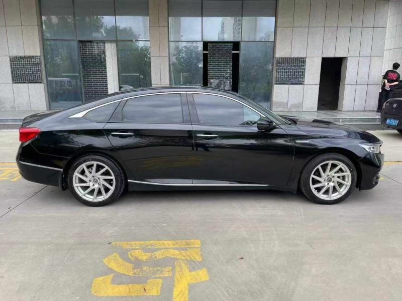 济宁21年本田雅阁8