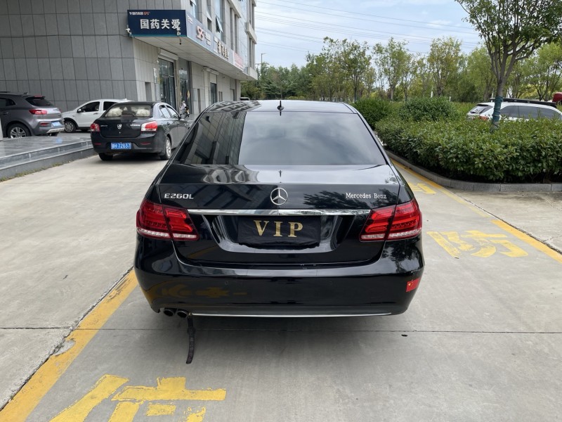 济宁13年奔驰E9