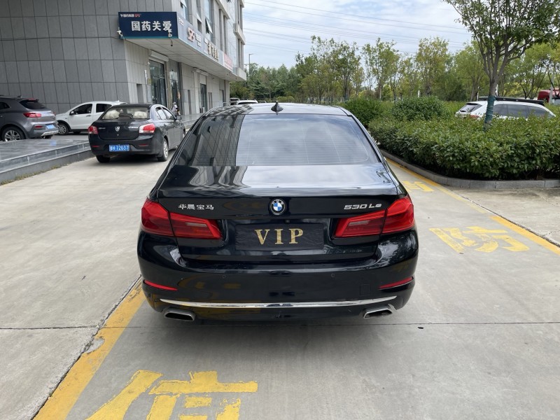 济宁19年宝马5系9