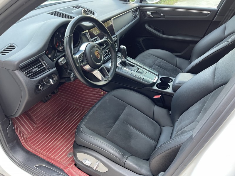 济宁19年保时捷Macan5
