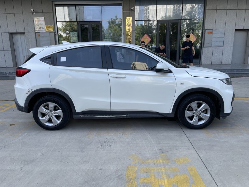 济宁17年本田XRV8