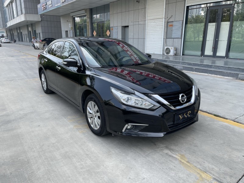 济宁19年日产天籁2