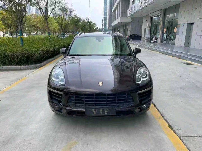 济宁17年保时捷Macan1