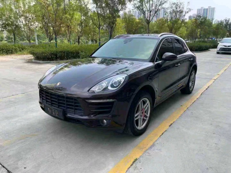 济宁17年保时捷Macan3