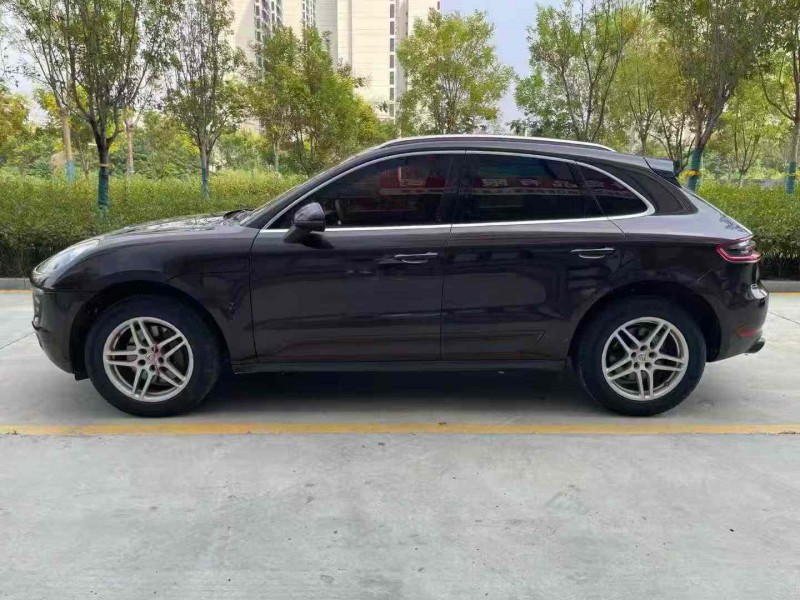 济宁17年保时捷Macan9