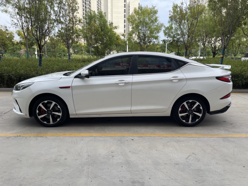 济宁21年江淮思皓5