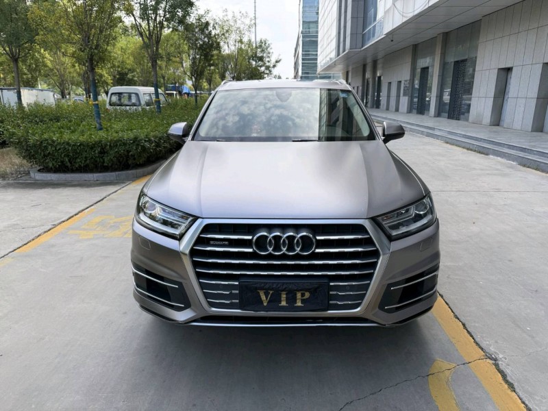 济宁17年奥迪Q71