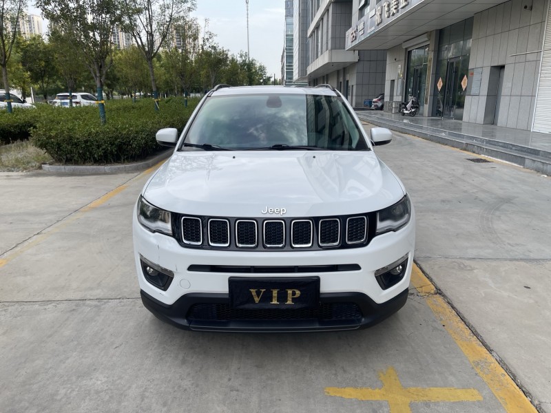 济宁18年Jeep指南者1