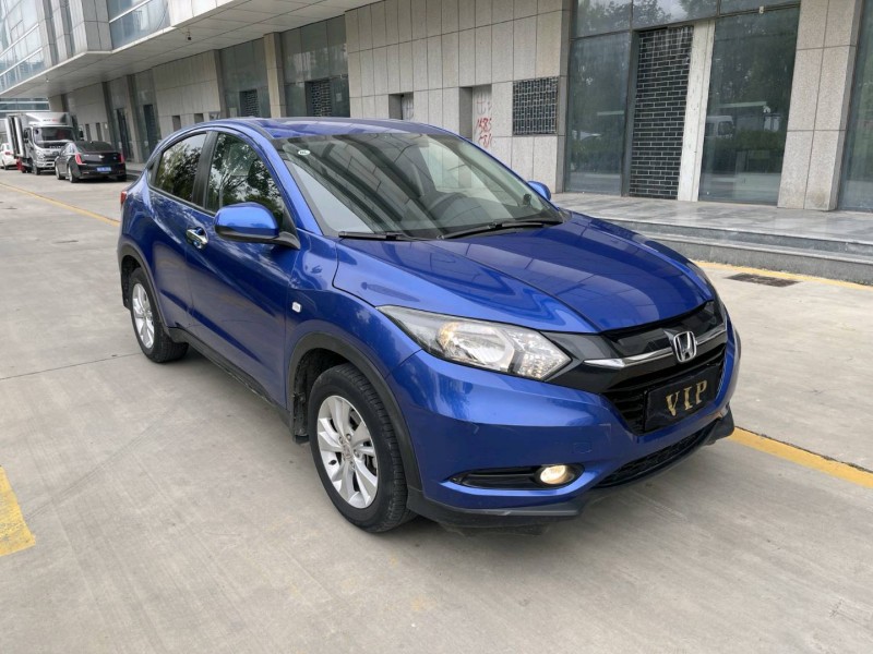 济宁19年本田缤智3