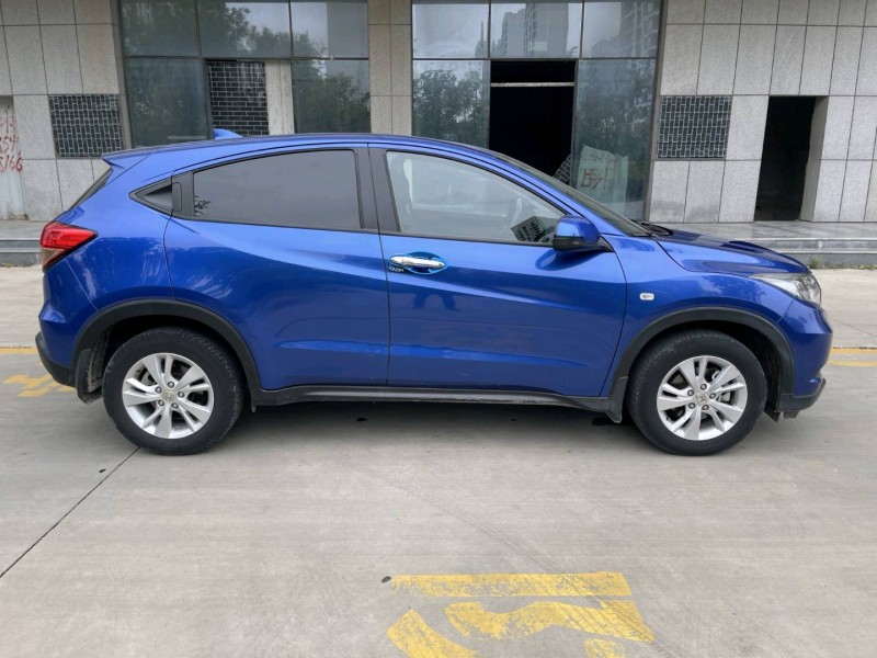 济宁19年本田缤智4