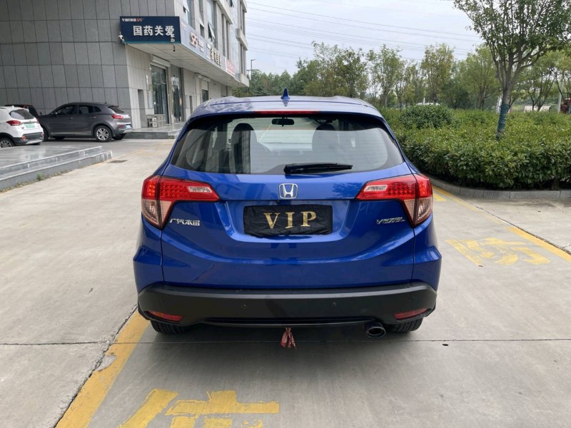 济宁19年本田缤智9