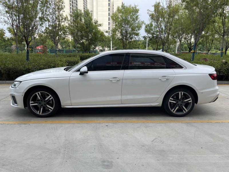 济宁22年奥迪A4L8