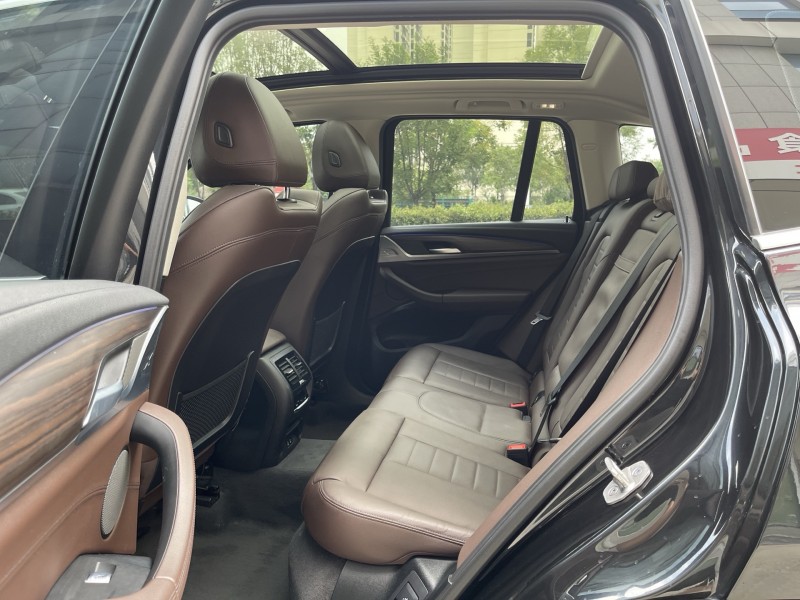 济宁21年宝马X36