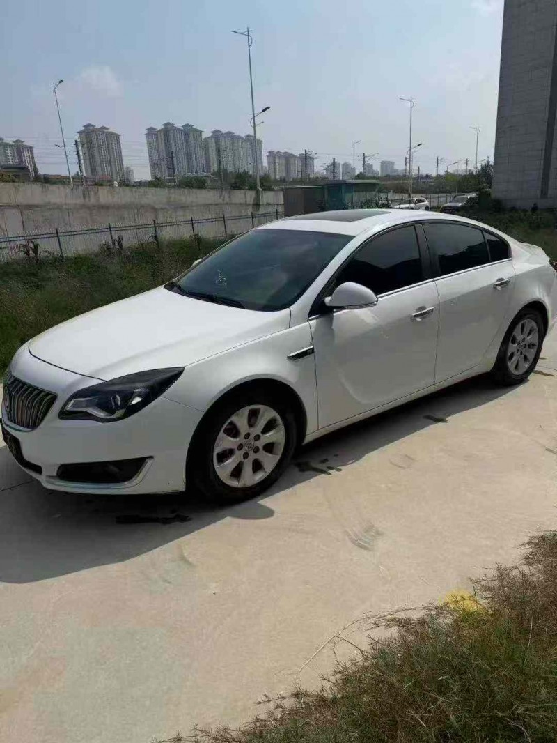 武汉16年别克君威2