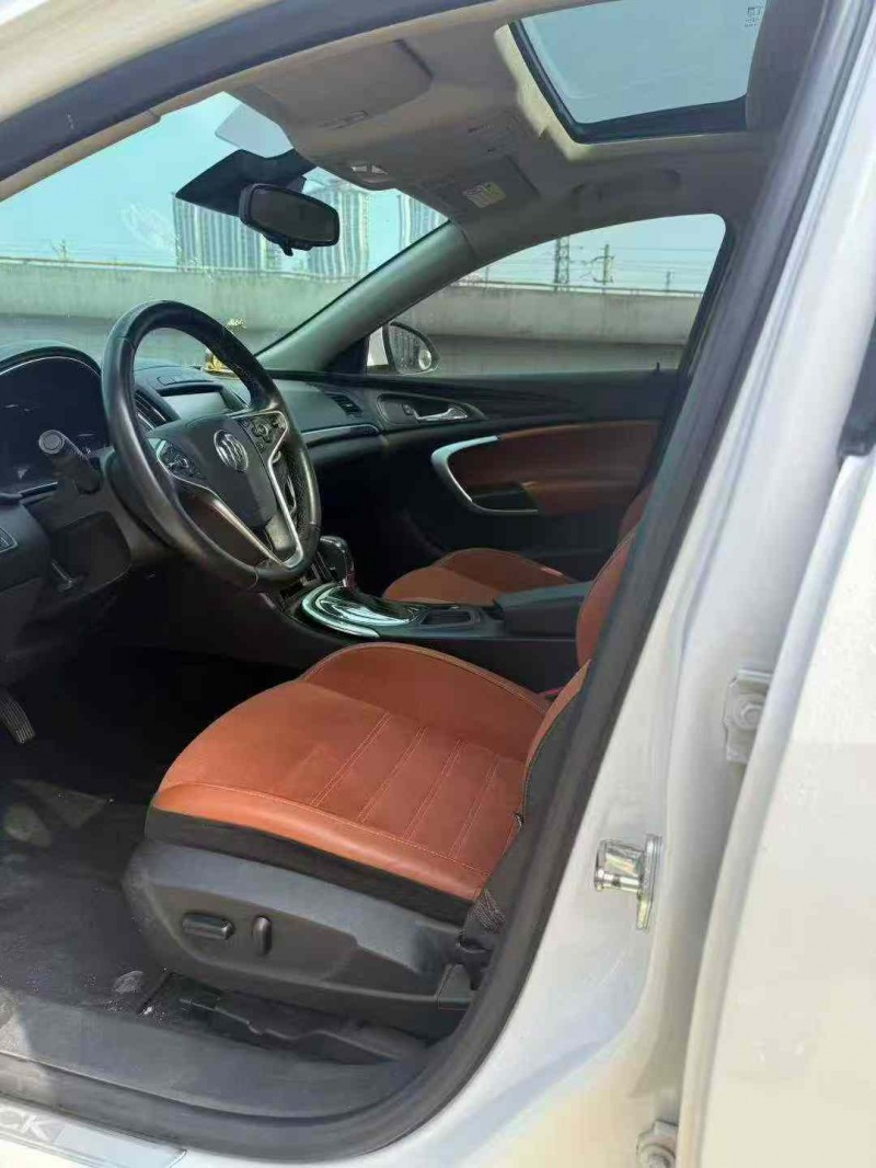 武汉16年别克君威5