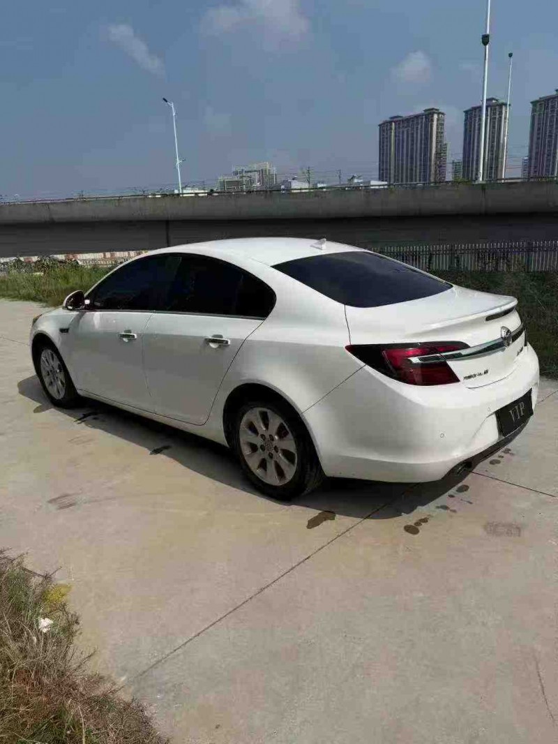 武汉16年别克君威7