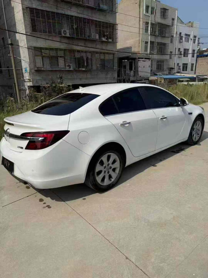 武汉16年别克君威8