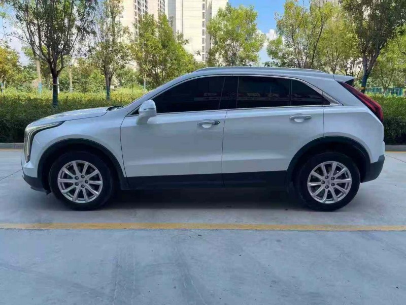济宁20年凯迪拉克XT47