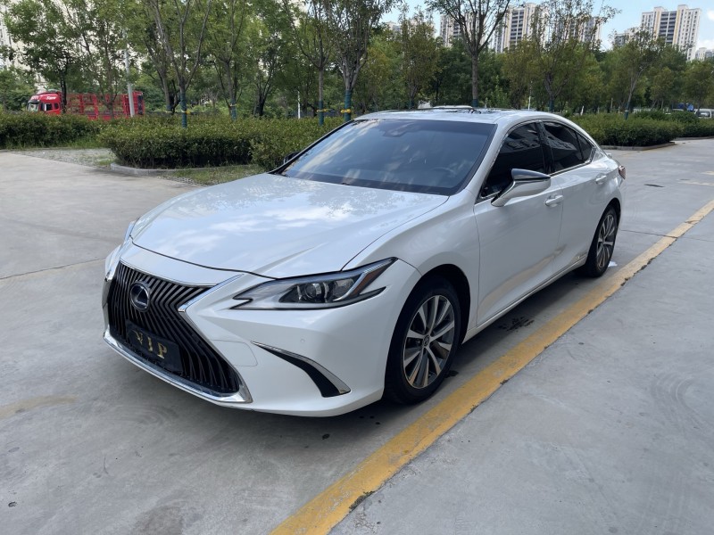 济宁21年雷克萨斯ES2