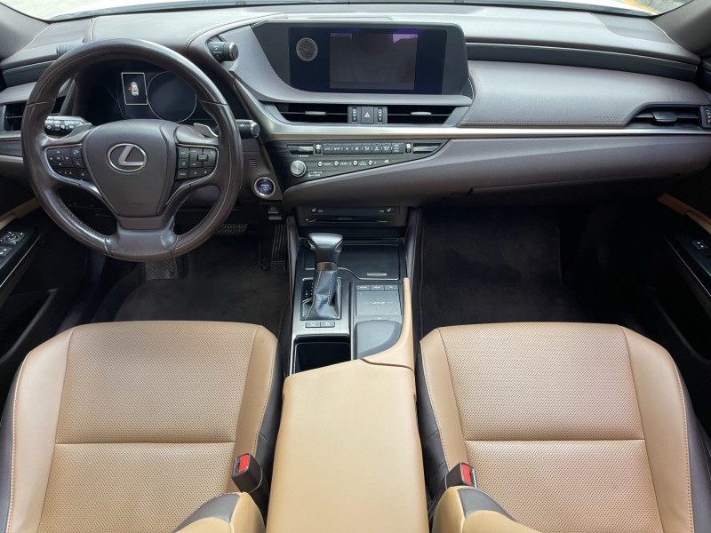 济宁21年雷克萨斯ES4