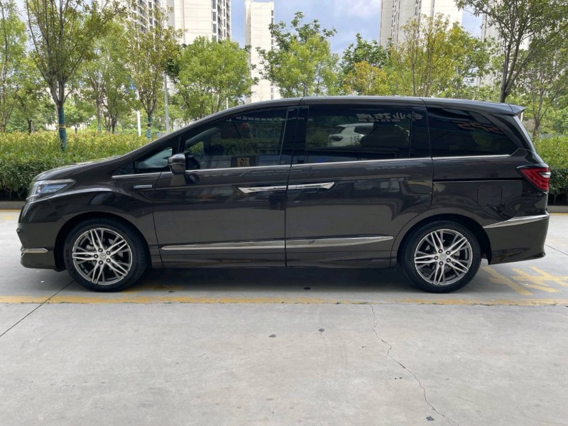 济宁21年本田艾力绅3