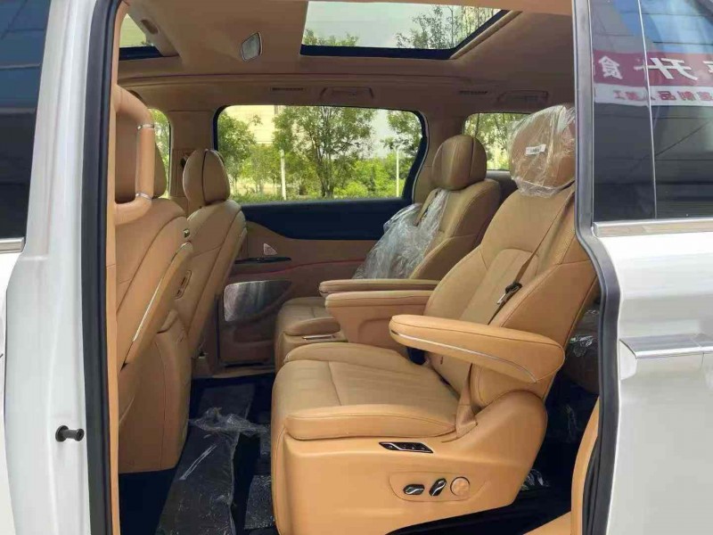 济宁25年岚图汽车梦想家6