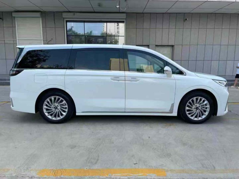 济宁25年岚图汽车梦想家7