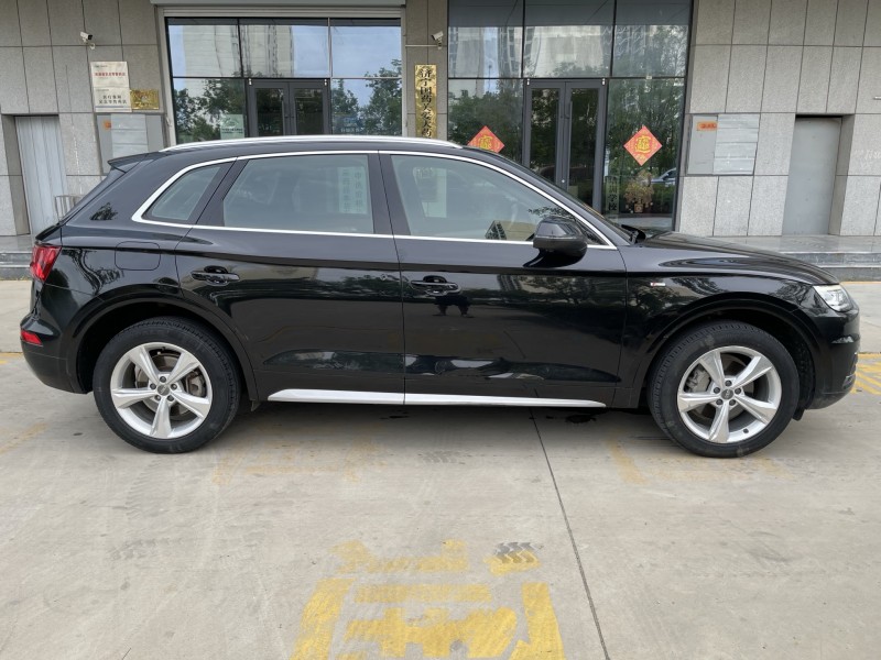 济宁20年奥迪Q57