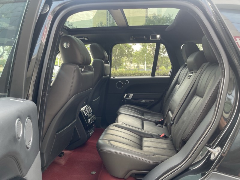 济宁16年路虎揽胜行政7