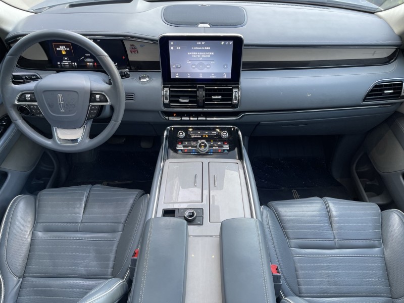 济宁22年林肯领航员8