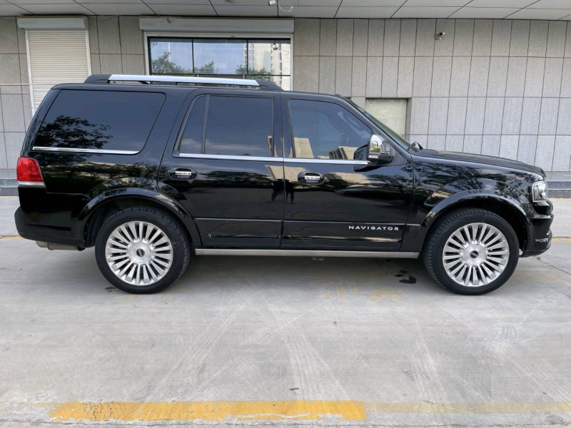 济宁18年林肯领航员4