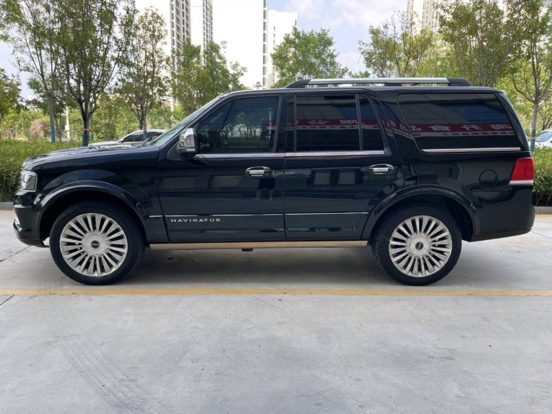 济宁18年林肯领航员5